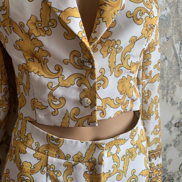 BEAUTIFUL CO-ORD DAMASK SET - Picture 4 of 8